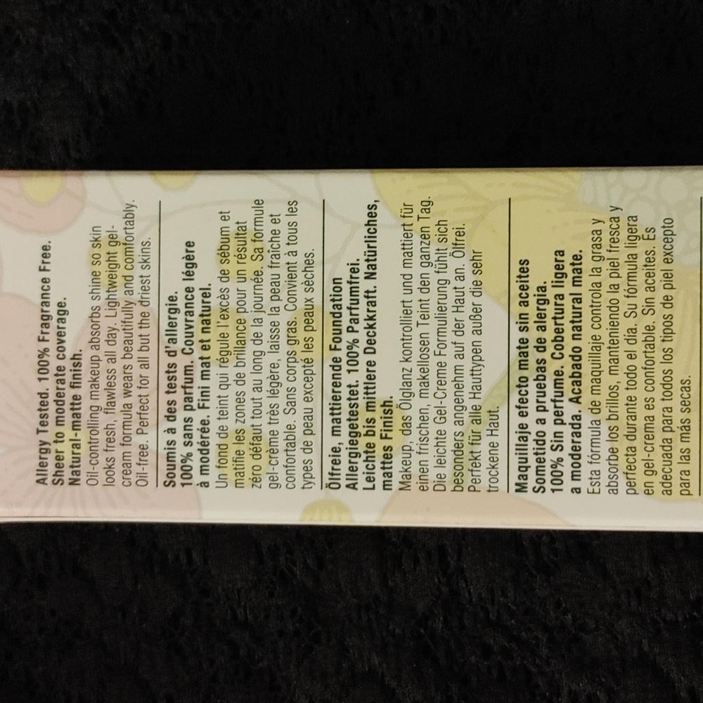 Clinique 122 Clove color Stay Matte oil free makeup. New with seal original box. - Picture 5 of 7